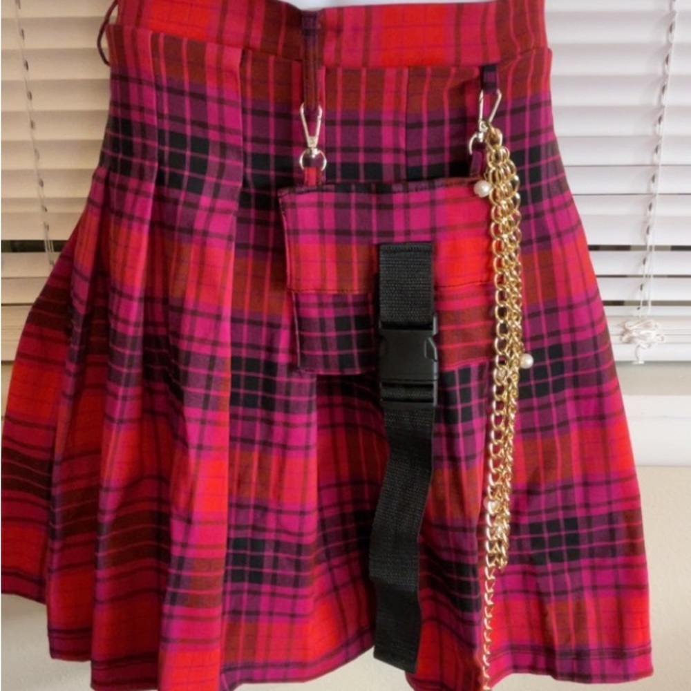 Plus size Red Pleated School Girl Skirt size 2x with Chain